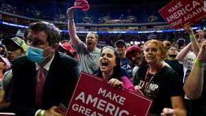 Washington Post: Bei der Trump-Kampagne wurden vor der Tulsa-Kundgebung soziale Distanzierungsaufkleber entfernt