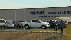 Laut offiziellen Angaben wurden mindestens 2 Tote und 4 Verletzte bei Schüssen im kalifornischen Walmart-Vertriebszentrum verletzt