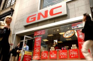 GNC meldet Insolvenz an und schließt Geschäfte, während es nach einem Käufer sucht