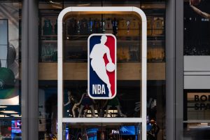 NBA wird 'Black Lives Matter' für den Rest der Saison auf die Plätze bringen