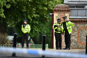 Verdächtiger identifiziert in "Terror-bezogenen" England erstechen Amoklauf