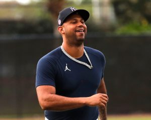 Yankees 'Aaron Hicks' bereit zu spielen ', wenn die Saison im Juli beginnt