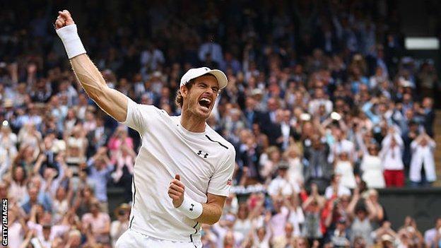Andy Murray feiert den Sieg gegen Milos Raonic im Wimbledon-Finale 2016