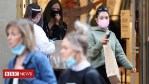 Coronavirus: Nr. 10 unter Berücksichtigung der obligatorischen Gesichtsmasken in Geschäften in England