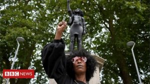 Jen Reid: Die Statue der Bristol Black Lives Matter wurde entfernt