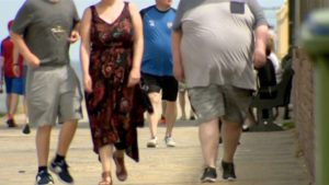 Coronavirus: Strategie für Fettleibigkeit, Quarantäne in Spanien und Lockerung der Sperrung in Wales