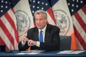 Das neue Budget von NYC schlägt, anstatt sich der Realität zu stellen