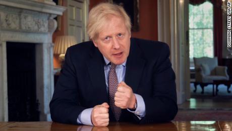Boris Johnson wird beschuldigt, die Ankündigung neuer britischer Sperrregeln verpfuscht zu haben