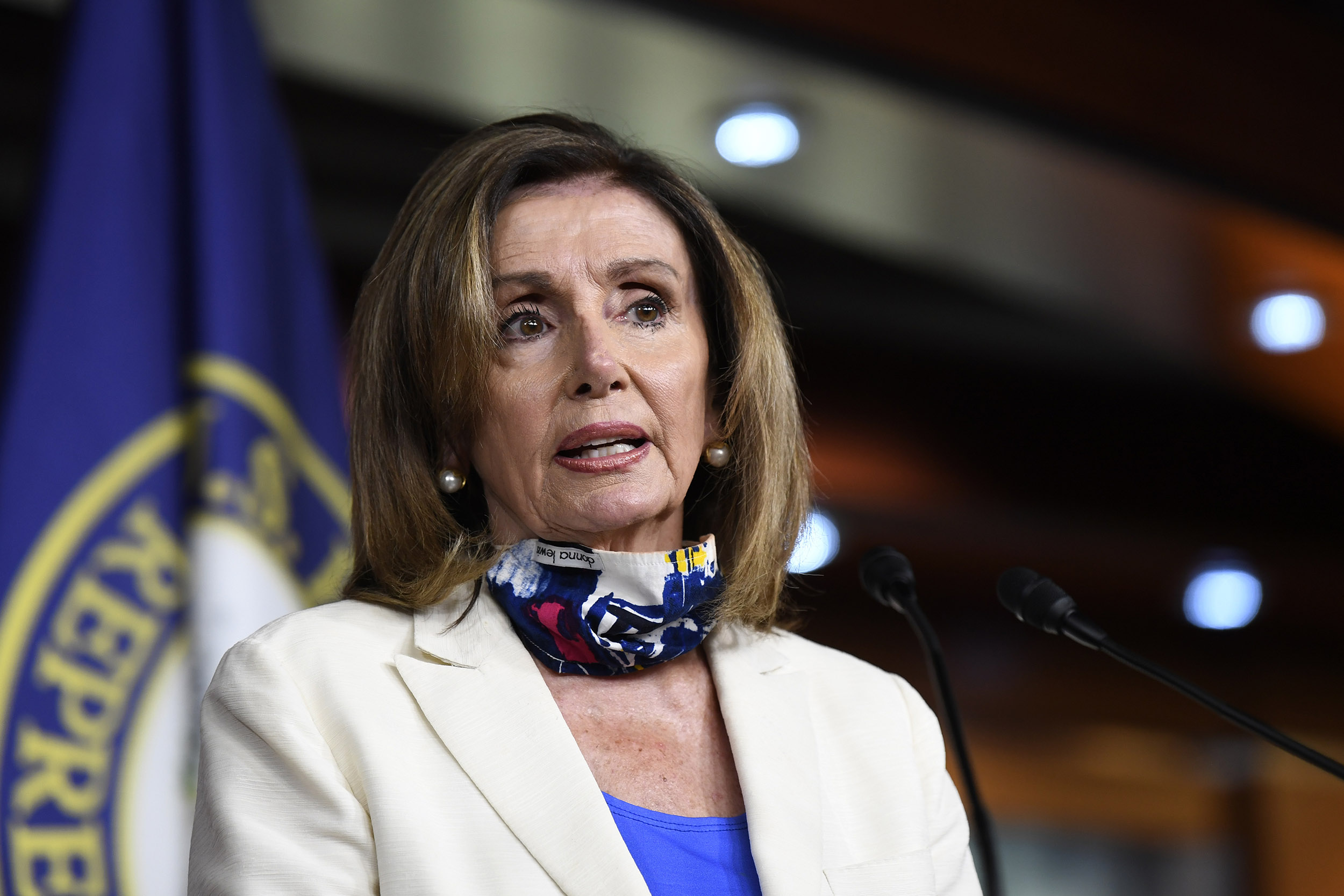 Die kalifornische Sprecherin Nancy Pelosi spricht am Donnerstag, den 16. Juli, während einer Pressekonferenz auf dem Capitol Hill in Washington DC. 