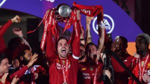 Liverpool Premier League Trophäenlift: Besondere Zeremonie zum 30-jährigen Titelgewinn
