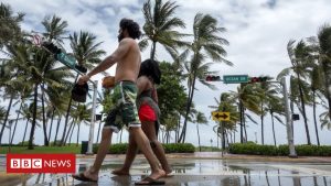 Tropischer Sturm Isaias nähert sich dem vom Coronavirus heimgesuchten Florida