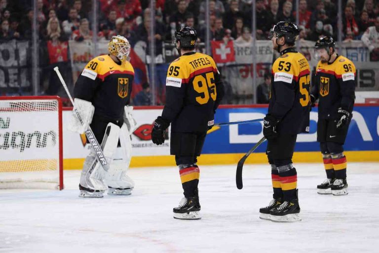 DEB-Team bei der Eishockey-WM unter Druck: Nur ein Wunder hält Viertelfinal-Hoffnung am Leben